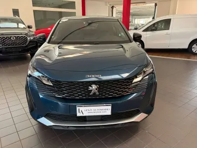 Usata Peugeot 3008 Allure 131 CV (96 kW) 2023 Blu/azzurro SUV