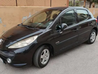 Usata Peugeot 207 90 CV (66 kW) 2009 Nero Berlina
