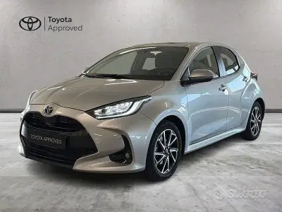 Usata Toyota Yaris Hybrid Trend 116 CV (85 kW) 2022 Grigio Berlina