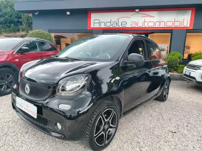 Usata Smart ForFour 71 CV (52 kW) 2017 Nero Utilitaria