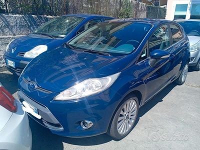 Usado Ford Fiesta Titanium 70 HP (51 kW) 2009 Azul Citadino