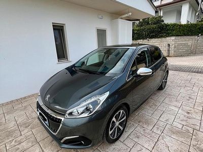 Usata Peugeot 208 Allure 82 CV (60 kW) 2016 Grigio Utilitaria
