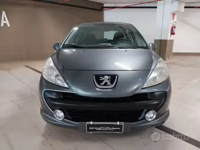 Begagnad Peugeot 207 Sport 68 HK (50 kW) 2009 Grå Sedan