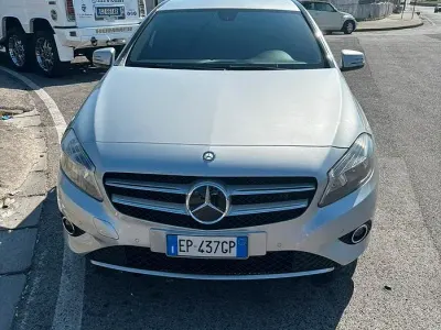 Usata Mercedes A180 109 CV (80 kW) 2013 Grigio Berlina