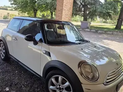 Usata Mini Cooper 120 CV (88 kW) 2009 Bianco Utilitaria