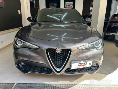 Usata Alfa Romeo Stelvio Super 160 CV (117 kW) 2022 Grigio SUV