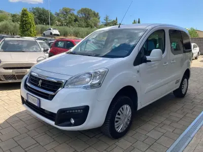 Usata Peugeot Partner Tepee Outdoor 99 CV (72 kW) 2018 Bianco Monovolume