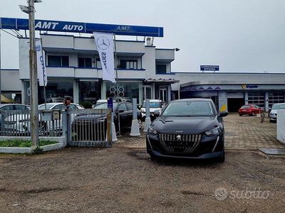 Usata Peugeot 208 101 CV (74 kW) 2021 Nero Utilitaria