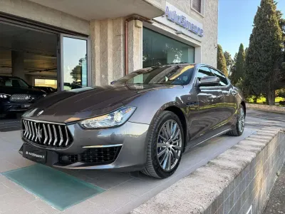 Usata Maserati Ghibli GT 330 CV (242 kW) 2022 Grigio Berlina