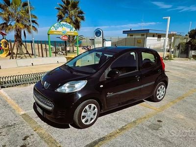 Usata Peugeot 107 68 CV (50 kW) 2009 Nero Utilitaria