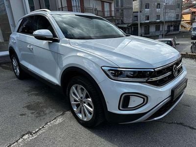 Usata VW T-Roc 150 CV (110 kW) 2024 Bianco SUV