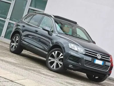 Usata VW Touareg 245 CV (180 kW) 2014 Grigio SUV