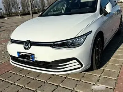 Usata VW Golf VIII Life 131 CV (96 kW) 2020 Bianco Berlina