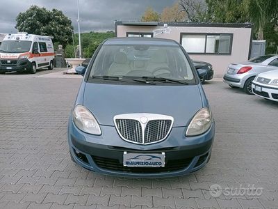 Usata Lancia Musa 101 CV (74 kW) 2006 Bianco Monovolume