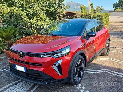 Usata Renault Captur 101 CV (74 kW) 2025 Rosso SUV
