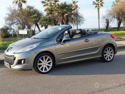 Usata Peugeot 207 CC Roland Garros 112 CV (82 kW) 2011 Marrone Cabrio