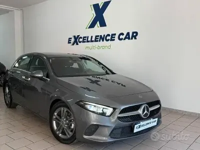 Usata Mercedes A180 116 CV (85 kW) 2018 Grigio Berlina