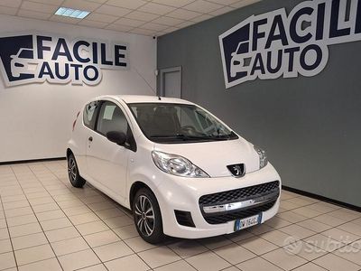 Usata Peugeot 107 Allure 68 CV (50 kW) 2009 Bianco Utilitaria