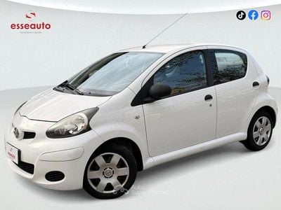 Usata Toyota Aygo Connect Style 68 CV (50 kW) 2011 Bianco Utilitaria