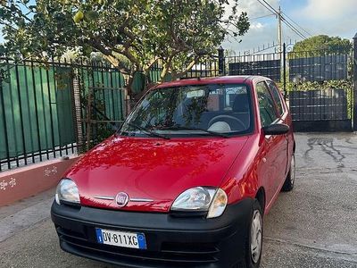 Usata Fiat 600 54 CV (39 kW) 2005 Rosso Utilitaria
