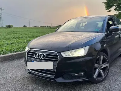 Usata Audi A1 Sportback Design 90 CV (66 kW) 2015 Nero Utilitaria