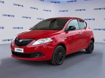Usata Lancia Ypsilon Gold 69 CV (50 kW) 2023 Rosso Utilitaria