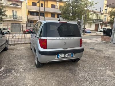 Usata Peugeot 1007 95 CV (69 kW) 2006 Grigio Monovolume