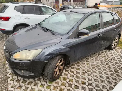Gebraucht Ford Focus 109 PS (80 kW) 2011 Grau Limousine