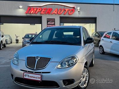 Usata Lancia Ypsilon 69 CV (50 kW) 2011 Grigio Utilitaria