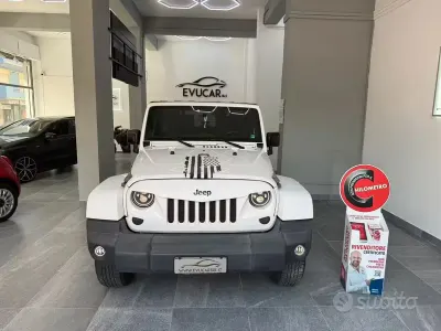 Gebraucht Jeep Wrangler Unlimited Rubicon 200 PS (147 kW) 2012 Weiß SUV