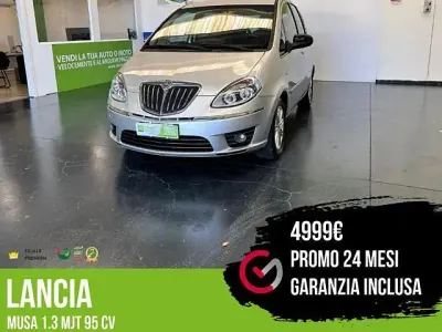 Usata Lancia Musa 95 CV (69 kW) 2011 Grigio Monovolume