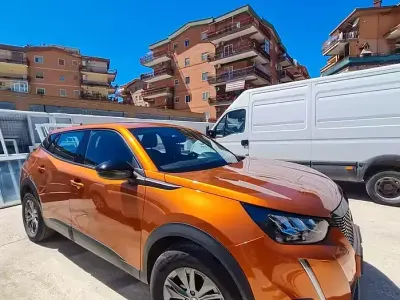 Usata Peugeot 2008 131 CV (96 kW) 2022 SUV