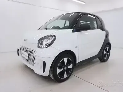 Begagnad Smart ForTwo Coupé Passion 41 kW (56 HK) 2020 Vit Halvkombi