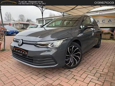 Occasion VW Golf VIII Life 150 ch (110 kW) 2022 Gris Berline