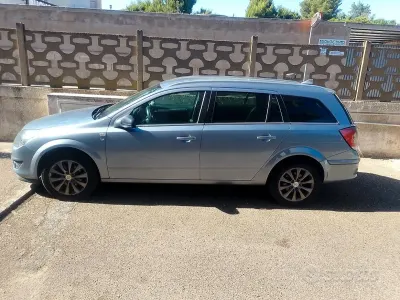 Usata Opel Astra 2010 Grigio Station wagon