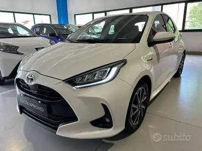 Usata Toyota Yaris Hybrid Trend 116 CV (85 kW) 2020 Bianco Berlina