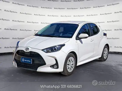 Second-hand Toyota Yaris Active 72 CP (52 kW) 2022 Alb Hatchback