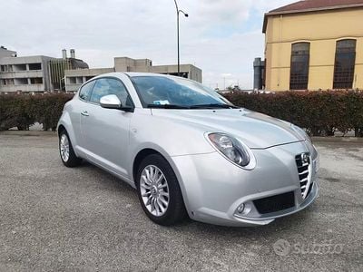 Begagnad Alfa Romeo MiTo 105 HK (77 kW) 2014 Grå Halvkombi