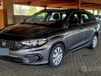 Usata Fiat Tipo 120 CV (88 kW) 2018 Marrone Station wagon