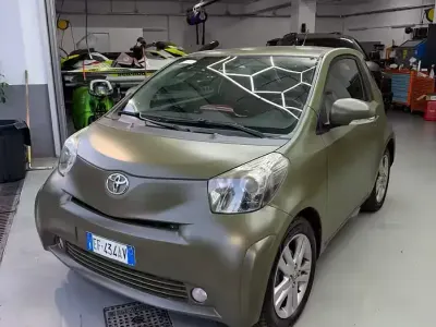 Usata Toyota iQ Style 99 CV (72 kW) 2012 Verde Utilitaria