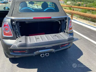 Usata Mini Cooper Cabriolet Sport 143 CV (105 kW) 2012 Grigio Cabrio