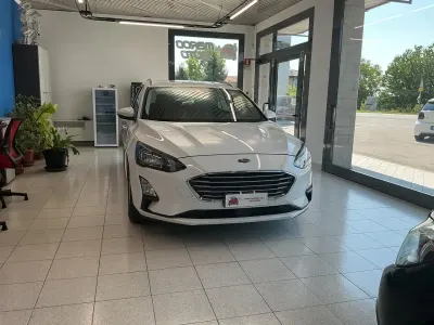 Usata Ford Focus 120 CV (88 kW) 2020 Bianco Station wagon