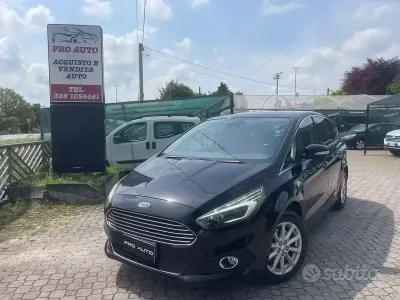 Gebraucht Ford S-MAX S 179 PS (131 kW) 2015 Schwarz Van / Kleinbus