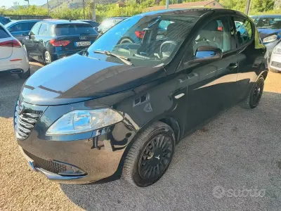 Usata Lancia Ypsilon Gold 69 CV (50 kW) 2014 Nero Utilitaria