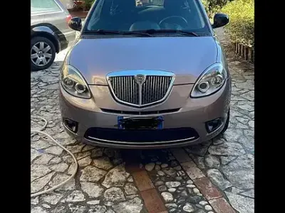 Usata Lancia Ypsilon 75 CV (55 kW) 2011 Grigio Utilitaria