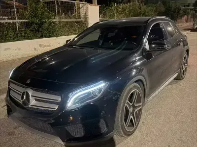 Usata Mercedes GLA200 136 CV (100 kW) 2015 Nero SUV