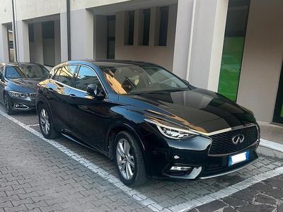 Infiniti Q30