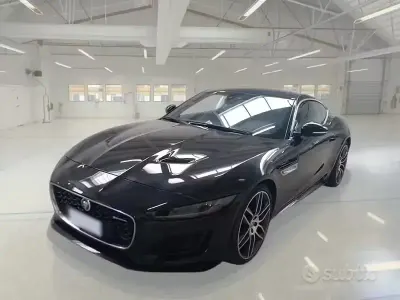 Usata Jaguar F-Type R-Dynamic 300 CV (220 kW) 2022 Nero Coupé