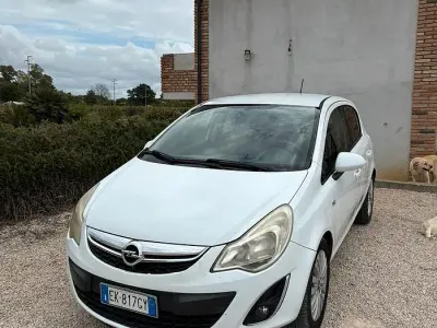 Usata Opel Corsa 75 CV (55 kW) 2011 Bianco Utilitaria