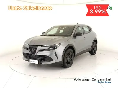 Usata Alfa Romeo Junior 145 CV (106 kW) 2024 Grigio SUV